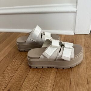 UGG Women's Sandals in Cream and Tan
